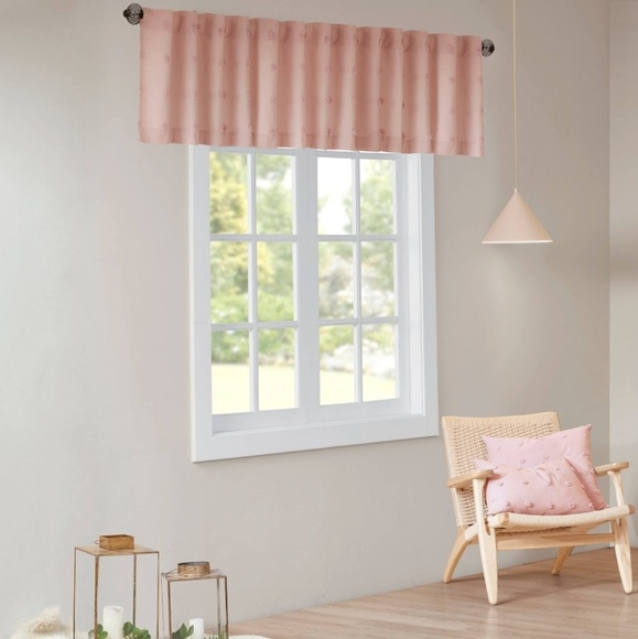 🆕️ 1 LEFT! Urban Habitat Brooklyn Window Valance - Picture 2 of 5